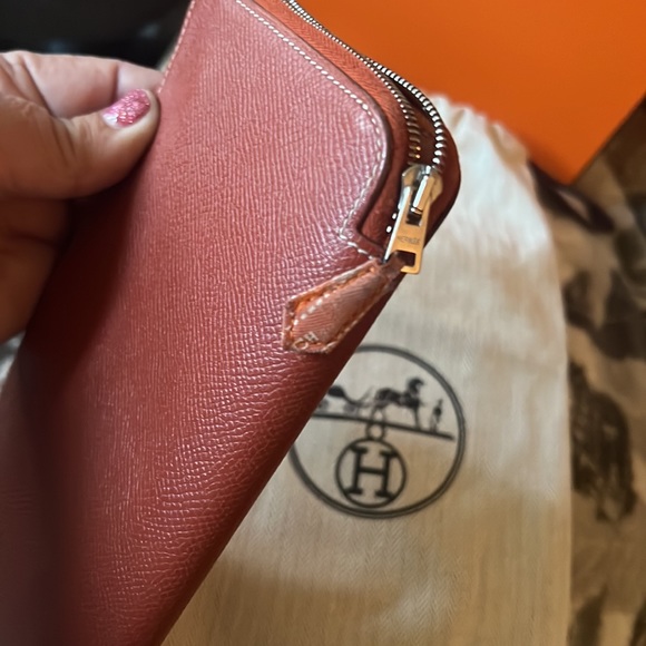 Hermes leather wallet with Hermes pouch beautiful silk lining - Picture 6 of 12